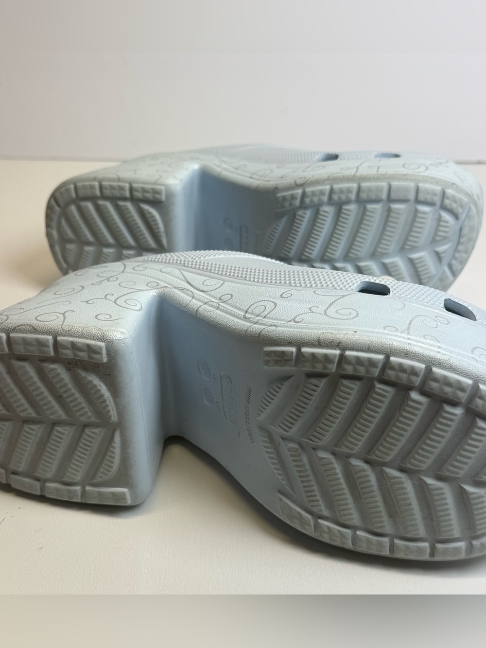 Disney Parks 2025 Cinderella 75th Anniversary Heels Crocs | Adult Size W8/M6 - Picture 7 of 9